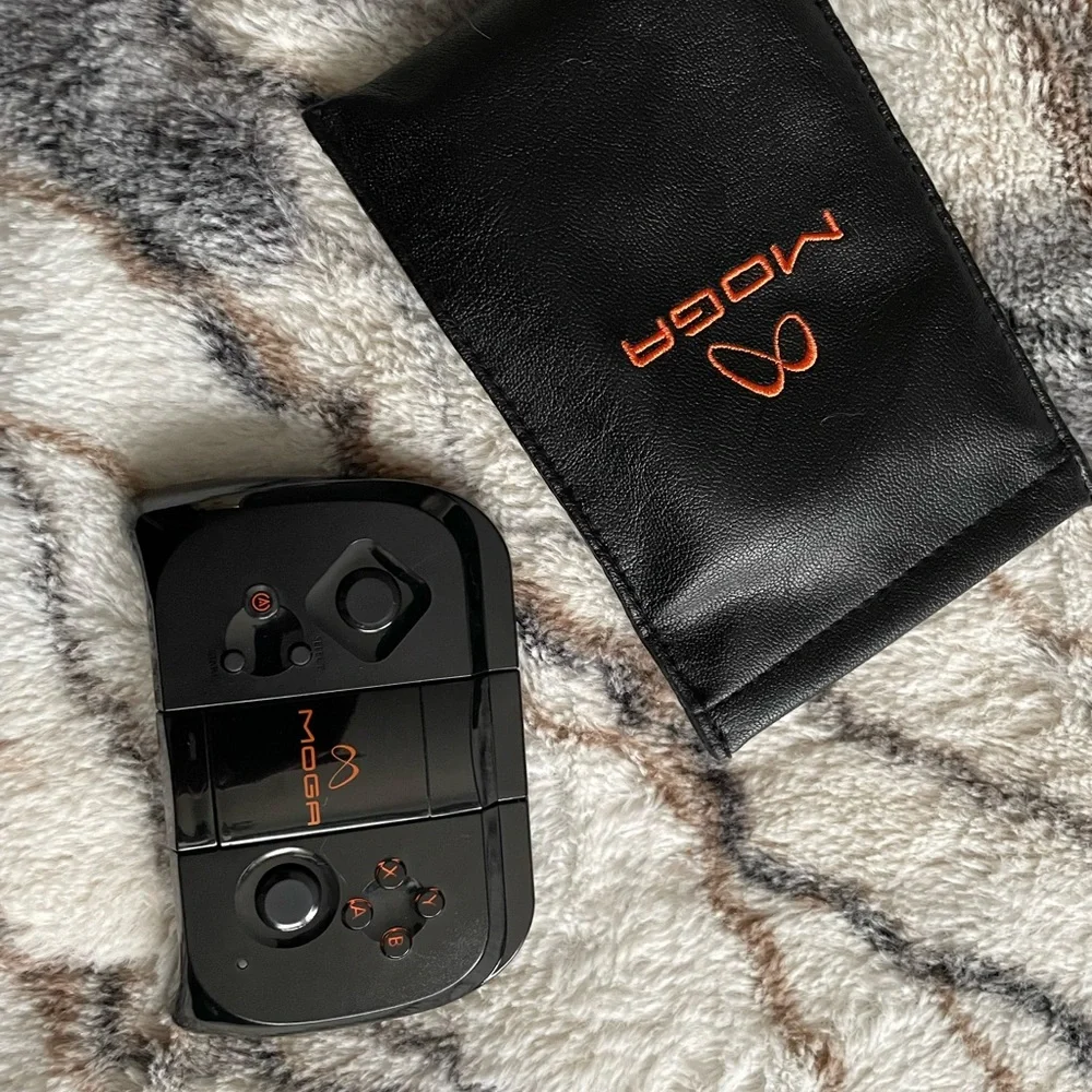 MOGA mobile game controller for Android
